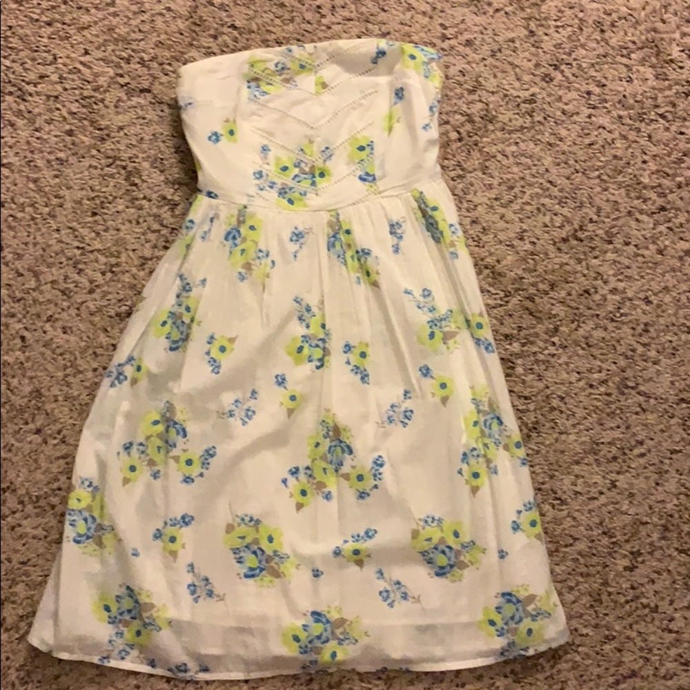Strapless dress